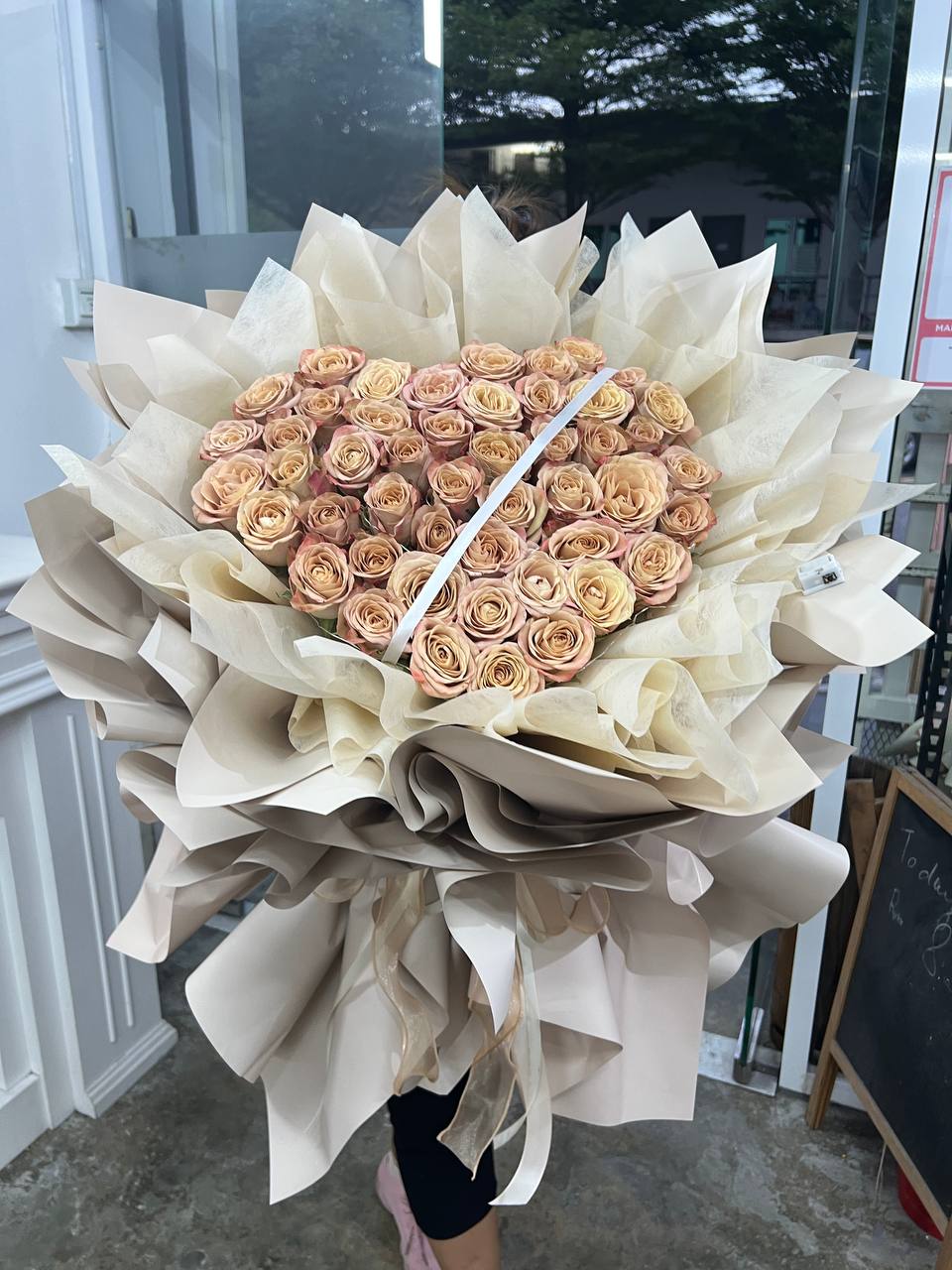马来西亚吉隆坡花店 - 卡布奇诺玫瑰花束