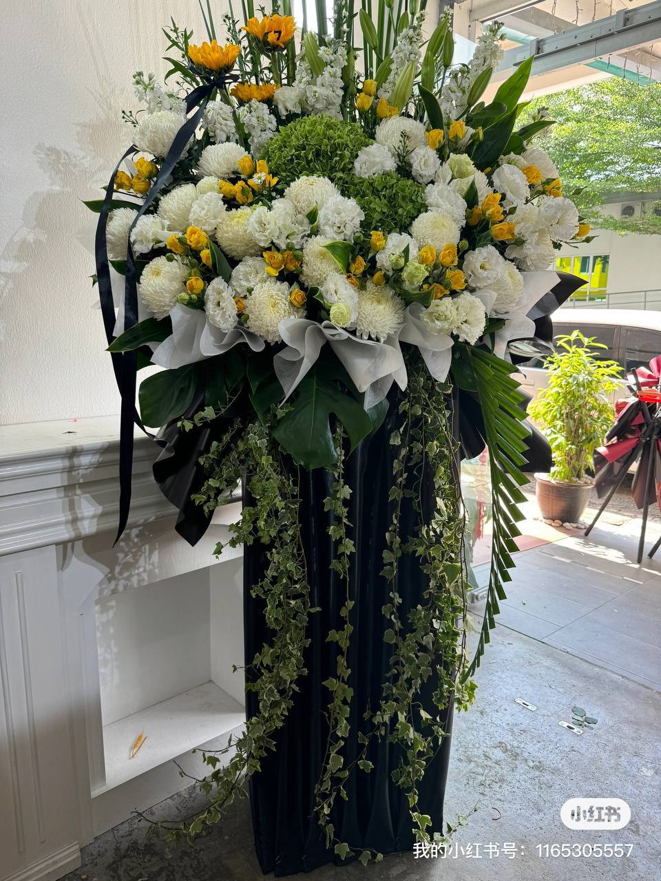 KL Sympathy & Condolences Flower Delivery