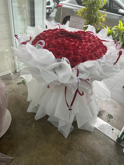 99-Stalks Red Suxing Soap Rose Bouquet SF15