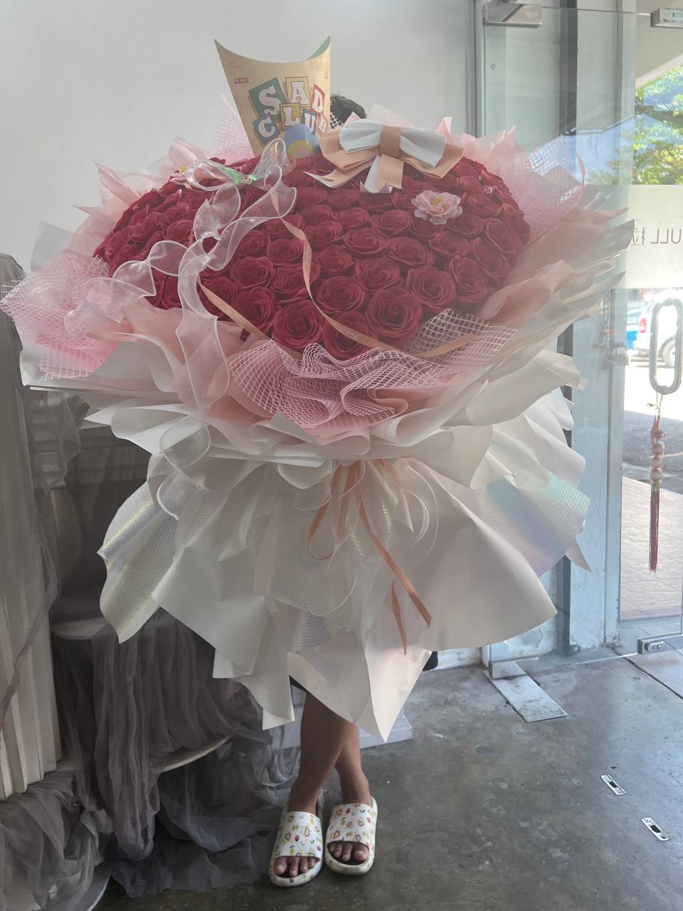 Sri Petaling - Valentine’s Jumbo Rose Bouquet  