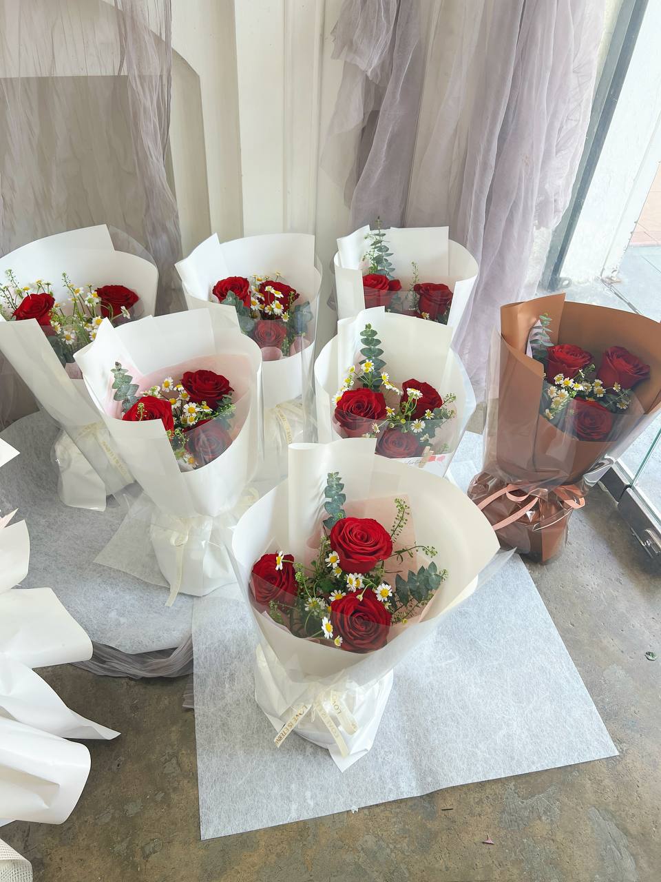 Fresh Rose Flower Bouquet - Cheras Delivery