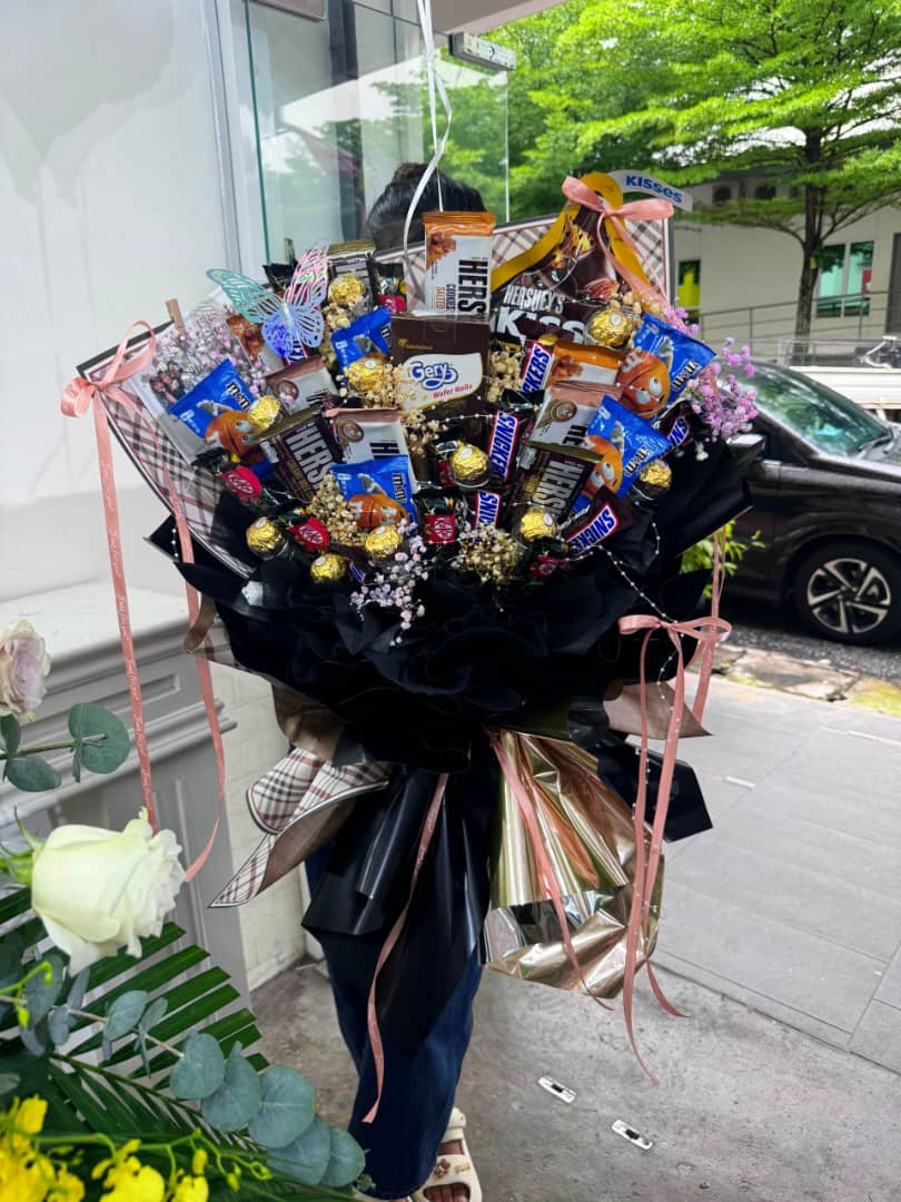 KL - Surprise Gift for Chocolate Bouquet 