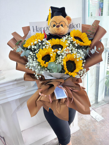 Convo Bear Graduation Bouquet | GB12