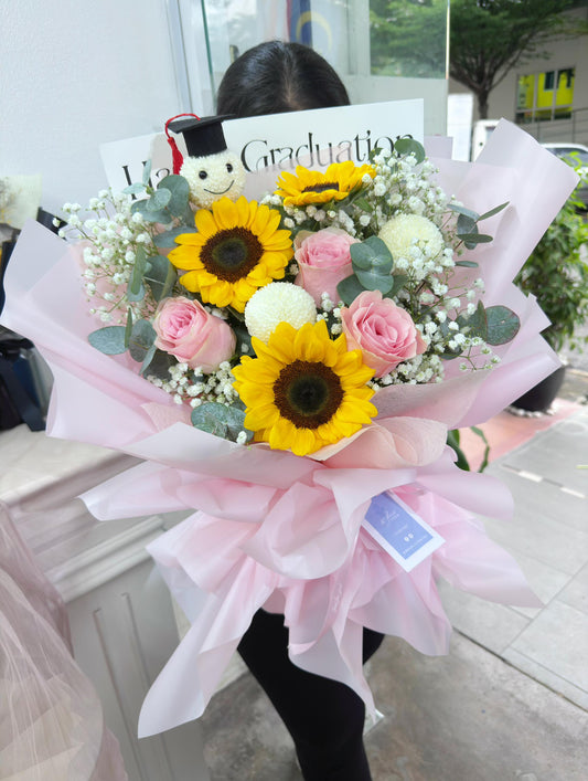 Send Graduation Bouquets to Monash& Sunway College - Bandar Sunway