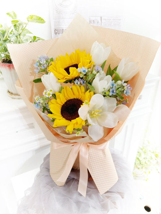 Flower Bouquet | Sunlit Elegance