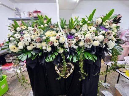 Old Klang Road Condolence Flower Delivery - Best Online Florist