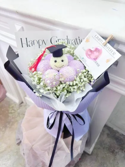 Happy Face Graduation Cap Ping Pong Chrysanthemum Bouquet – GB1