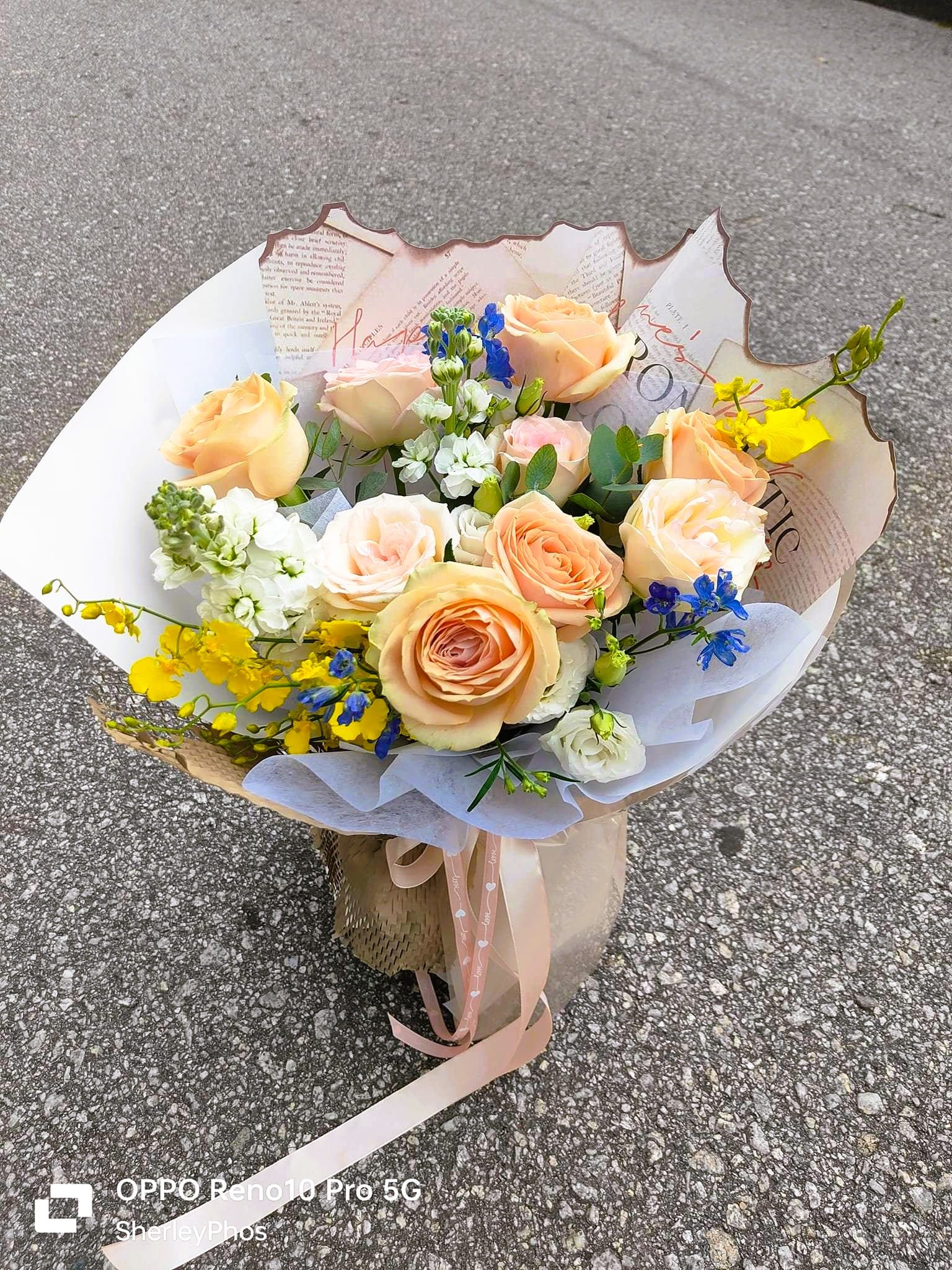 Bukit Jalil Florist - Fresh Kenya Champagne Roses