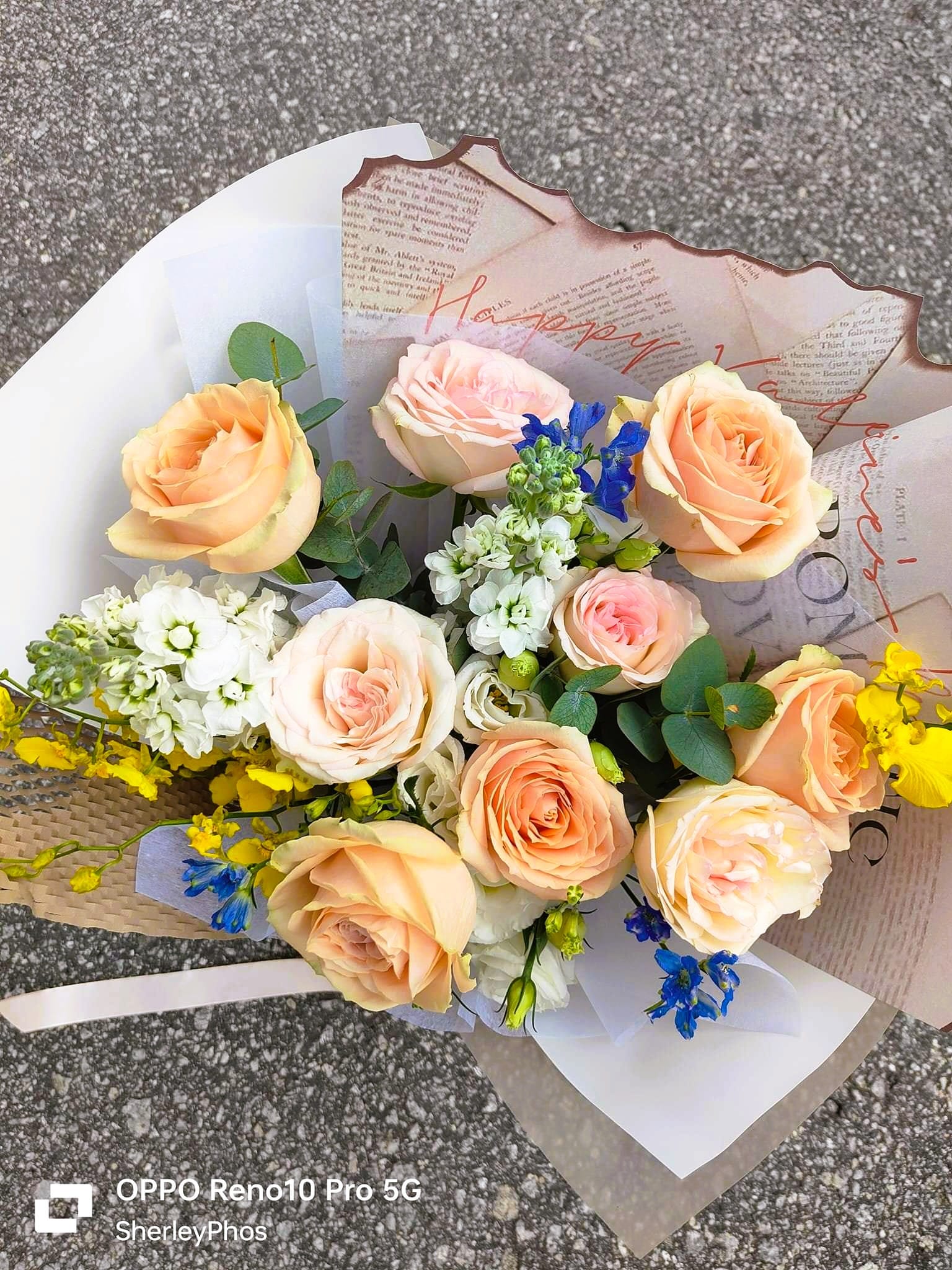 Same day fresh Kenya Champagne roses delivered in Bukit Jalil